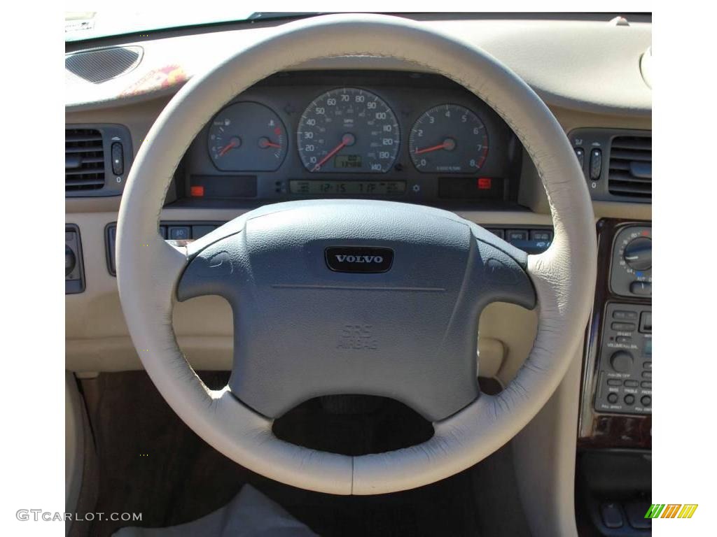 2002 C70 HT Convertible - White / Beige photo #18