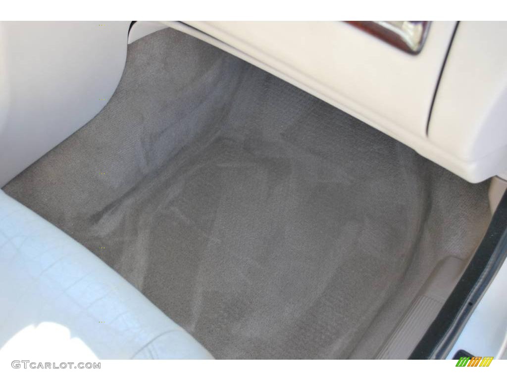 2002 C70 HT Convertible - White / Beige photo #24