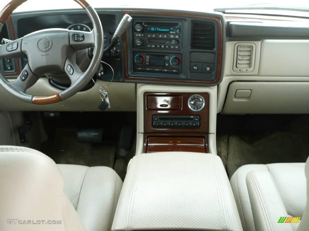 2003 Escalade EXT AWD - White Diamond / Shale photo #10