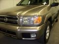 Luminous Gold Metallic - Pathfinder SE 4x4 Photo No. 11
