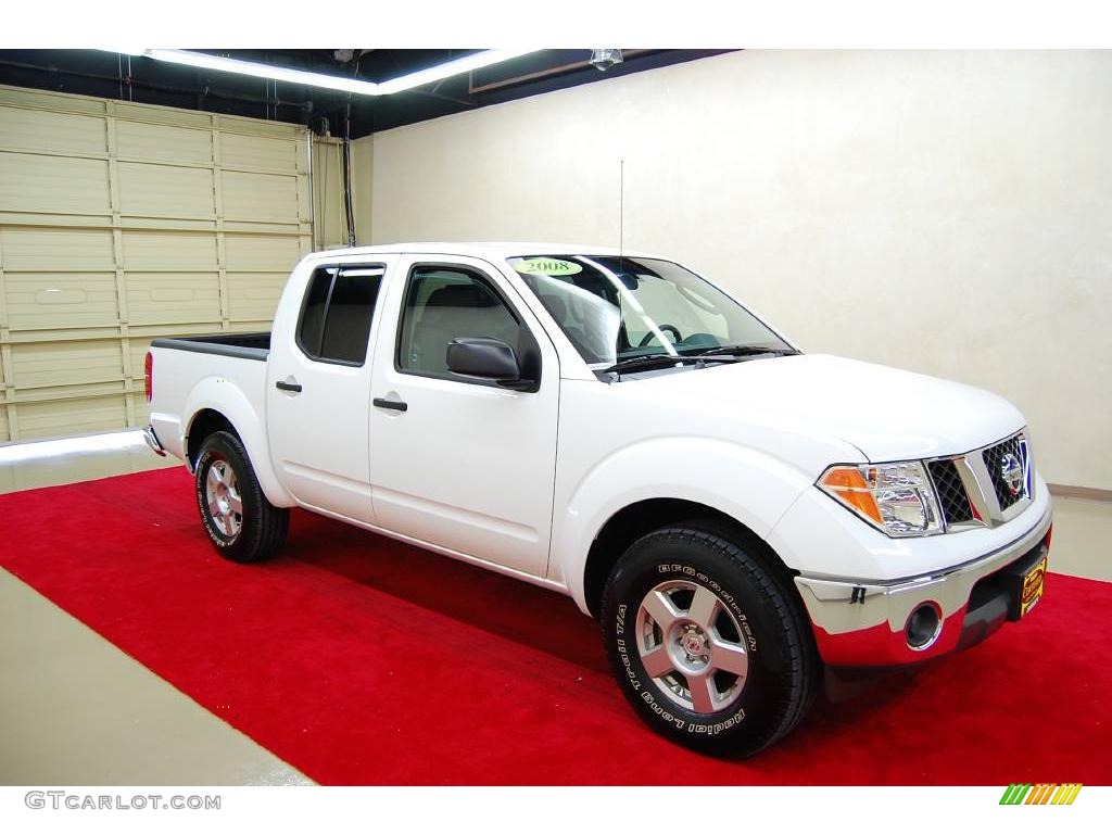 Avalanche White Nissan Frontier