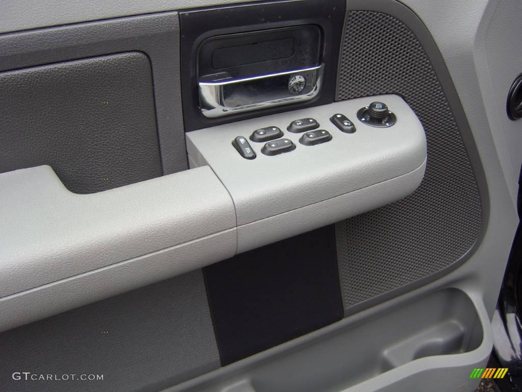 2004 F150 XLT SuperCab - Black / Medium/Dark Flint photo #12