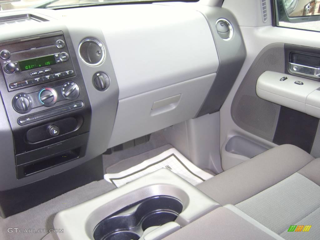 2004 F150 XLT SuperCab - Black / Medium/Dark Flint photo #13
