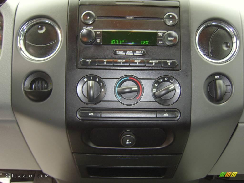 2004 F150 XLT SuperCab - Black / Medium/Dark Flint photo #14