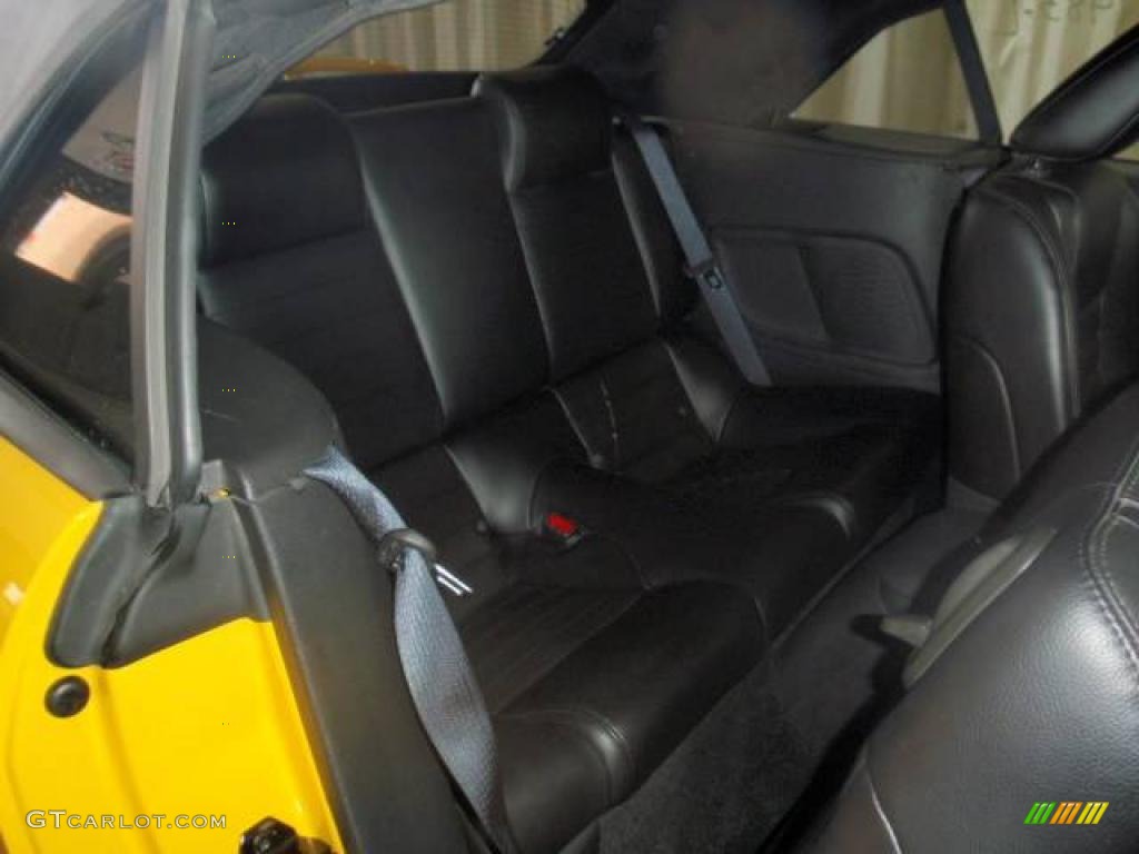 2006 Mustang GT Premium Convertible - Screaming Yellow / Dark Charcoal photo #8