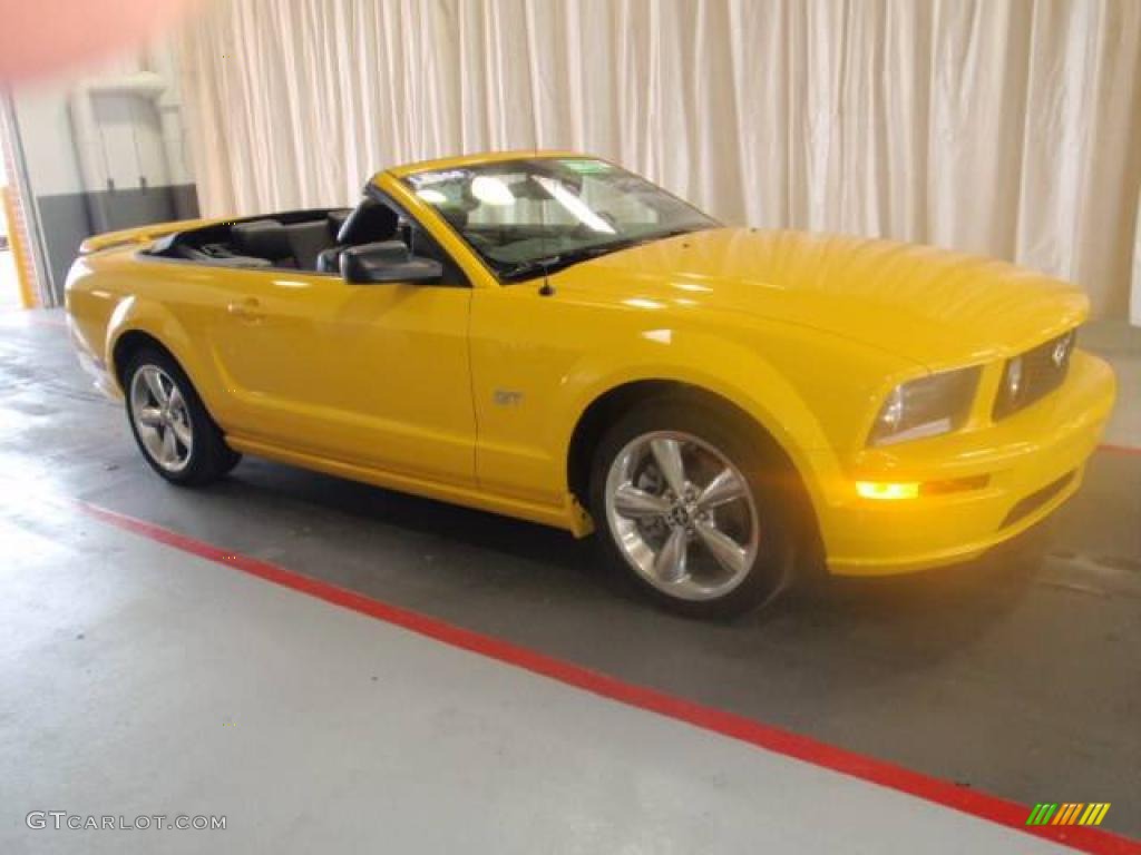 2006 Mustang GT Premium Convertible - Screaming Yellow / Dark Charcoal photo #12