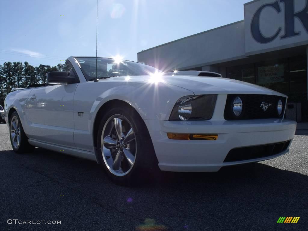 2007 Mustang GT Premium Convertible - Performance White / Dark Charcoal photo #2