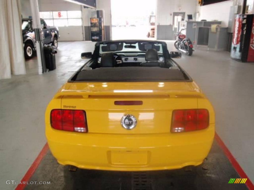 2006 Mustang GT Premium Convertible - Screaming Yellow / Dark Charcoal photo #13