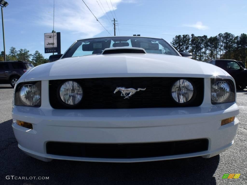 2007 Mustang GT Premium Convertible - Performance White / Dark Charcoal photo #3