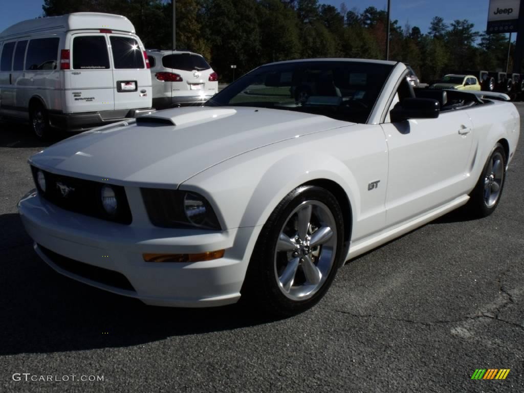 2007 Mustang GT Premium Convertible - Performance White / Dark Charcoal photo #4