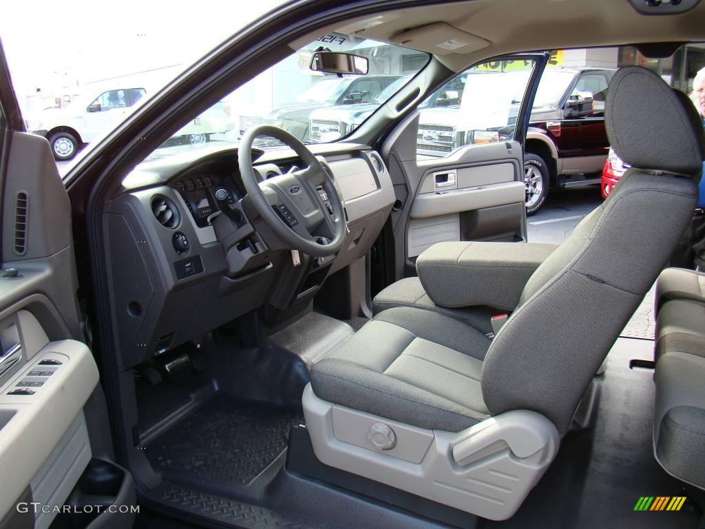 2010 F150 STX SuperCab - Tuxedo Black / Medium Stone photo #8