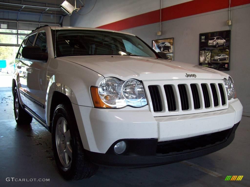 Stone White Jeep Grand Cherokee