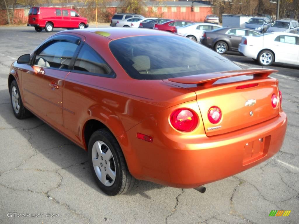 2005 Cobalt Coupe - Sunburst Orange Metallic / Gray photo #4