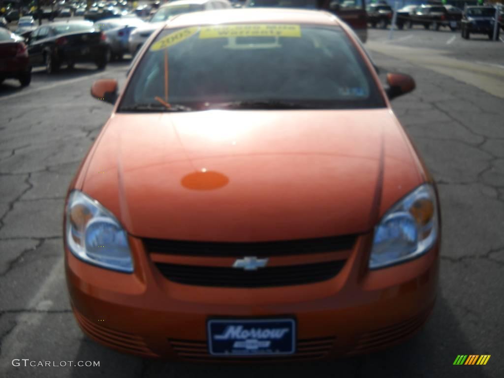 2005 Cobalt Coupe - Sunburst Orange Metallic / Gray photo #19