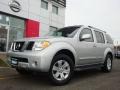 Silver Lightning Metallic - Pathfinder LE 4x4 Photo No. 1