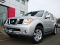 Silver Lightning Metallic - Pathfinder LE 4x4 Photo No. 3
