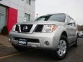 Silver Lightning Metallic - Pathfinder LE 4x4 Photo No. 4