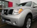 Silver Lightning Metallic - Pathfinder LE 4x4 Photo No. 12