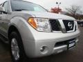 Silver Lightning Metallic - Pathfinder LE 4x4 Photo No. 17