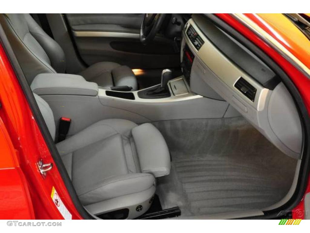 2006 3 Series 330xi Sedan - Electric Red / Grey photo #18