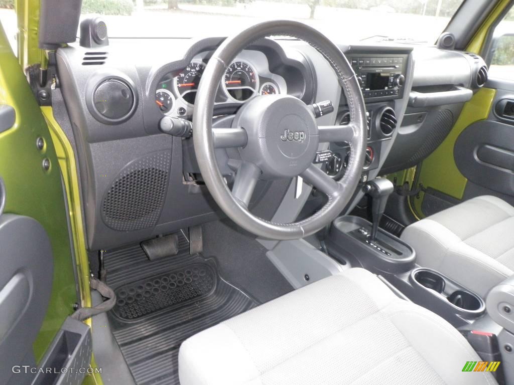 2007 Wrangler Unlimited Sahara 4x4 - Rescue Green Metallic / Dark Slate Gray/Medium Slate Gray photo #17