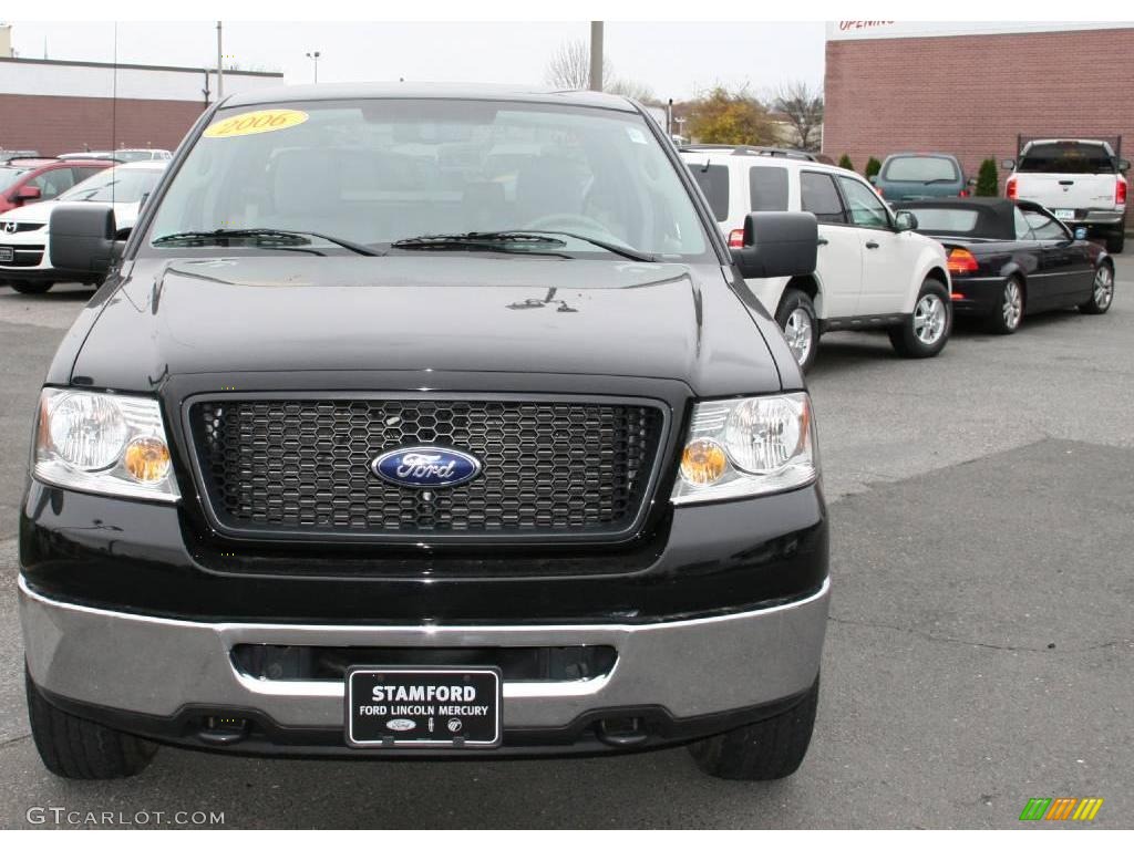 2006 F150 XLT SuperCab 4x4 - Black / Medium/Dark Flint photo #2