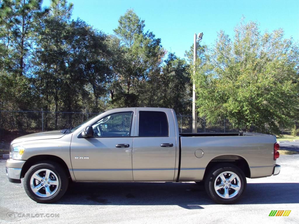 2008 Ram 1500 Big Horn Edition Quad Cab - Light Khaki Metallic / Khaki photo #2