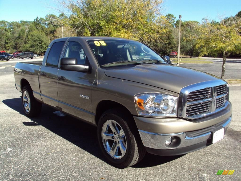 2008 Ram 1500 Big Horn Edition Quad Cab - Light Khaki Metallic / Khaki photo #10