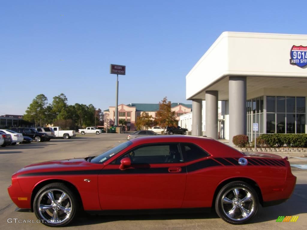 2009 Challenger R/T Classic - Inferno Red Crystal Pearl Coat / Dark Slate Gray photo #2