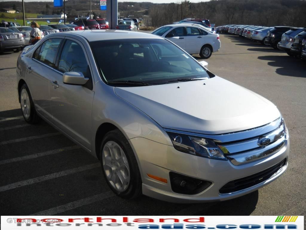2010 Fusion SE - Brilliant Silver Metallic / Medium Light Stone photo #4
