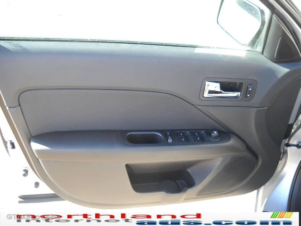 2010 Fusion SE - Brilliant Silver Metallic / Medium Light Stone photo #10