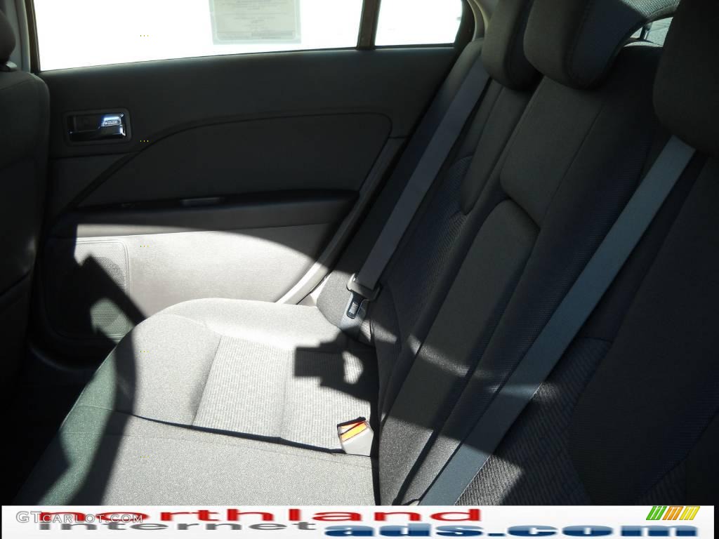 2010 Fusion SE - Brilliant Silver Metallic / Medium Light Stone photo #16