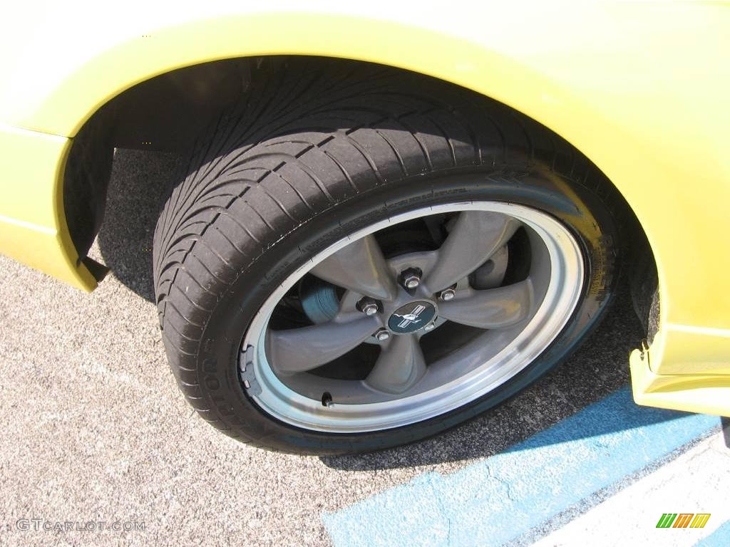 2002 Mustang GT Convertible - Zinc Yellow / Dark Charcoal photo #16