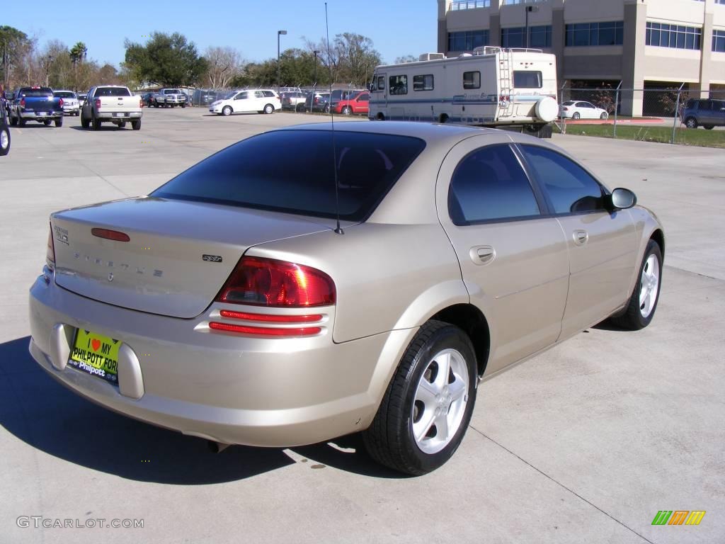 2005 Stratus SXT Sedan - Linen Gold Metallic / Dark Slate Gray photo #6