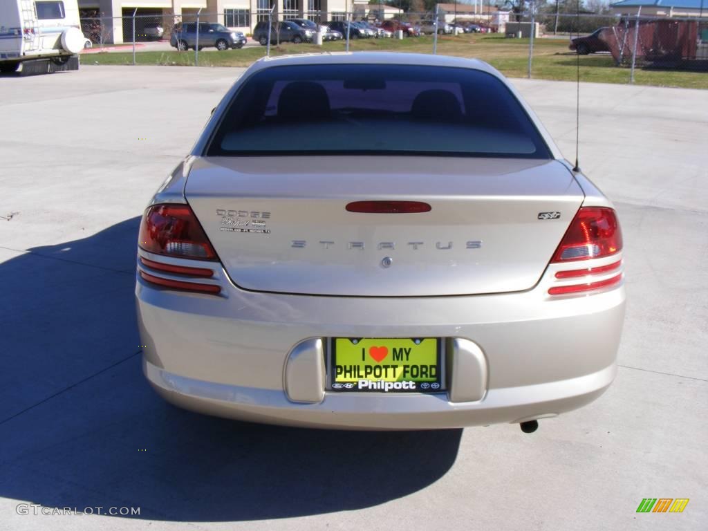 2005 Stratus SXT Sedan - Linen Gold Metallic / Dark Slate Gray photo #7