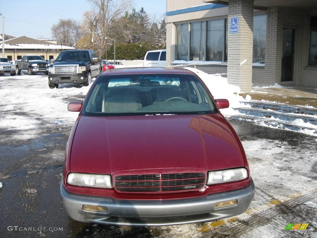 1995 Regal Gran Sport Sedan - Medium Bordeaux Red / Gray photo #4