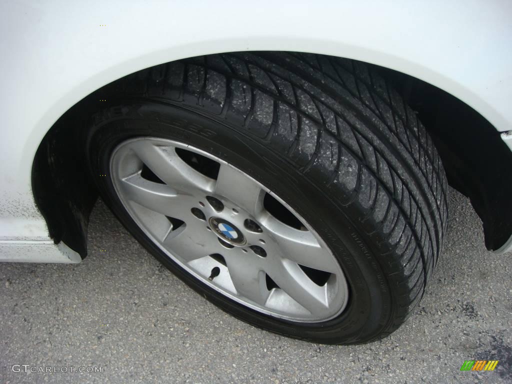 2005 3 Series 325i Sedan - Alpine White / Sand photo #16