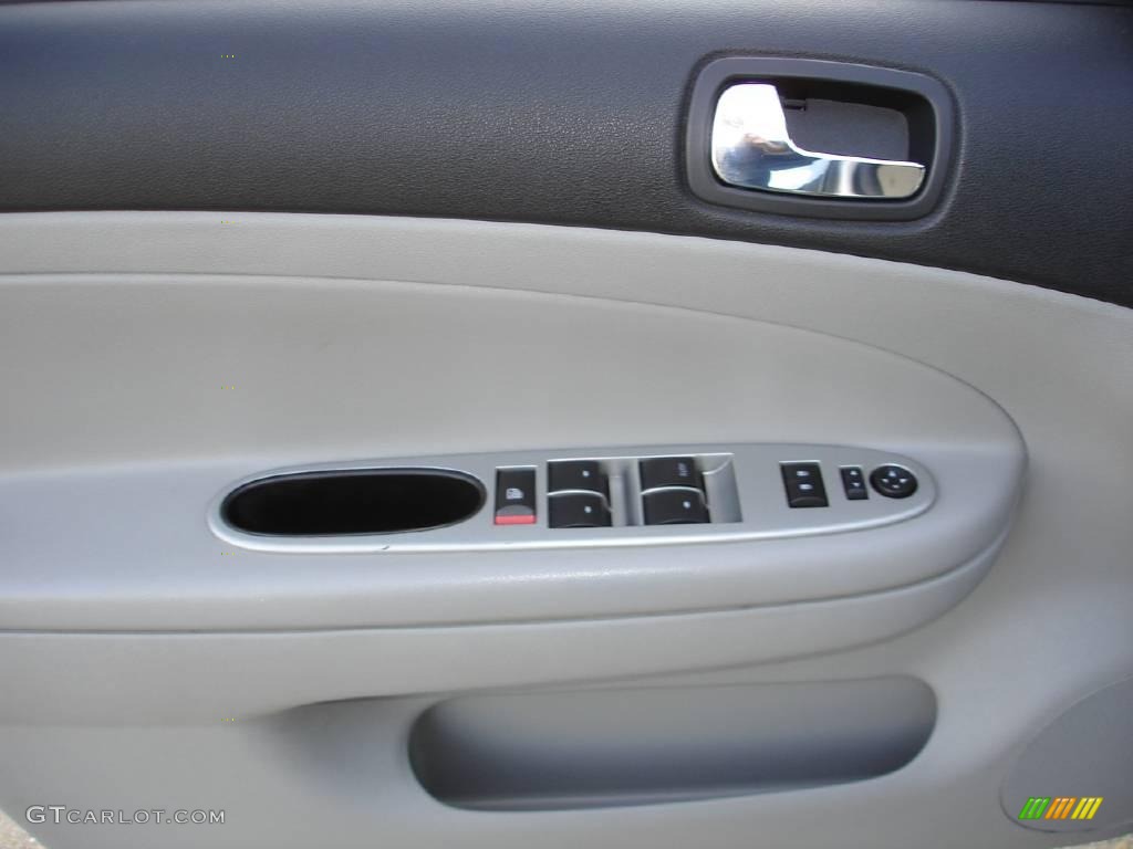 2006 Cobalt SS Sedan - Ultra Silver Metallic / Gray photo #7