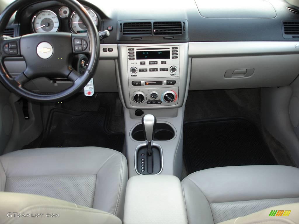 2006 Cobalt SS Sedan - Ultra Silver Metallic / Gray photo #11