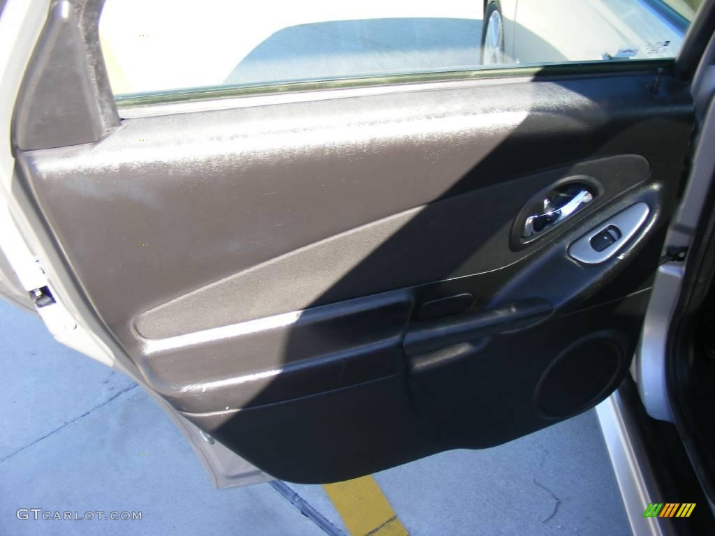 2006 Malibu Maxx LT Wagon - Silverstone Metallic / Ebony Black photo #33