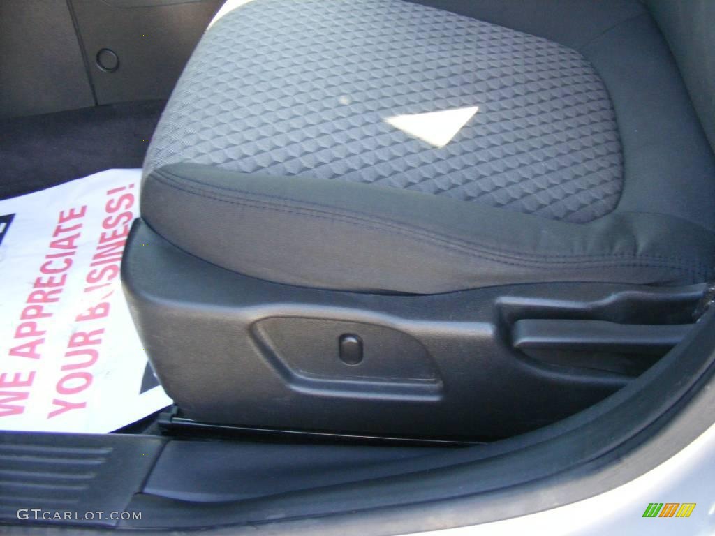 2006 Malibu Maxx LT Wagon - Silverstone Metallic / Ebony Black photo #39