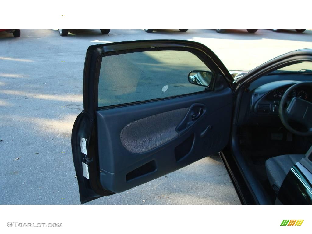 2002 Cavalier Coupe - Black / Graphite photo #8