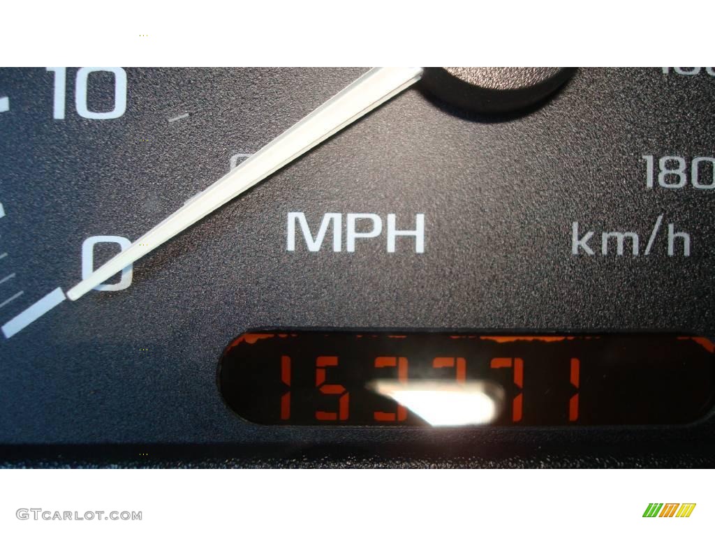 2002 Cavalier Coupe - Black / Graphite photo #11