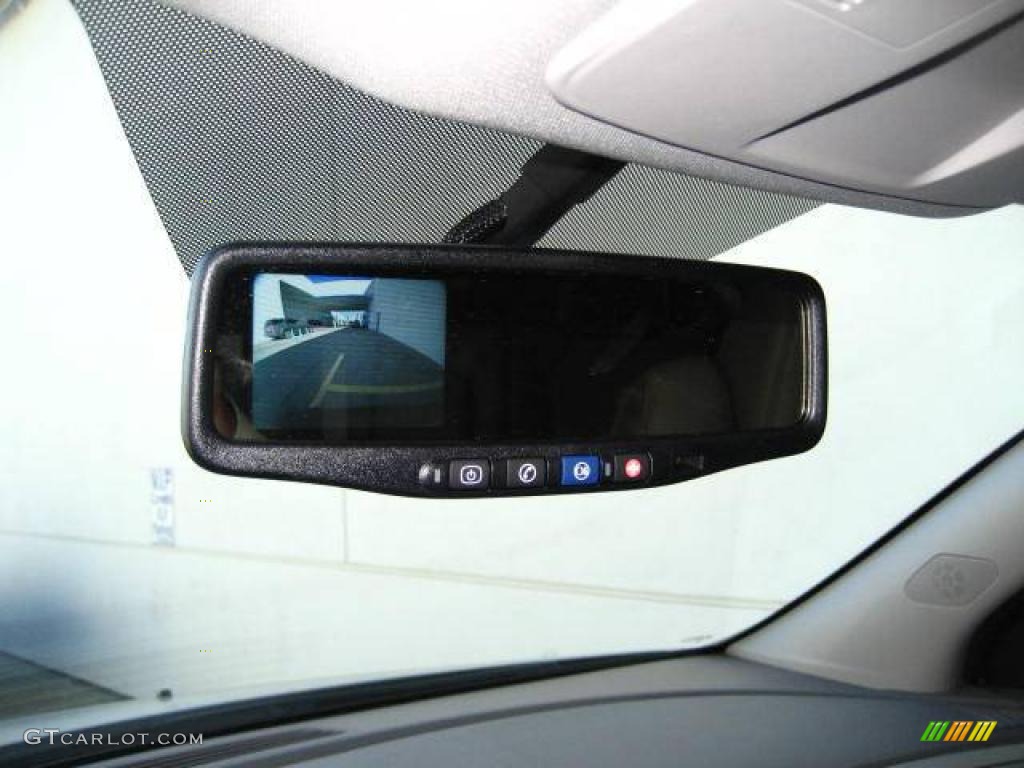 2010 Traverse LT - Silver Ice Metallic / Dark Gray/Light Gray photo #22