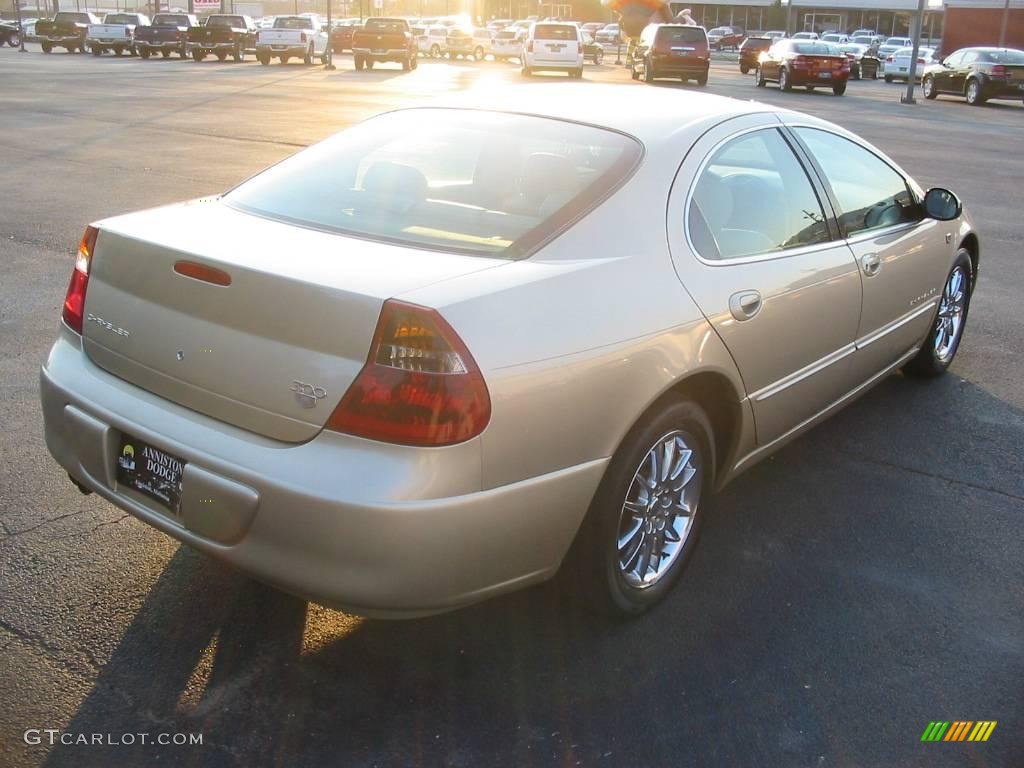 2001 300 M Sedan - Champagne Pearl / Light Taupe photo #2