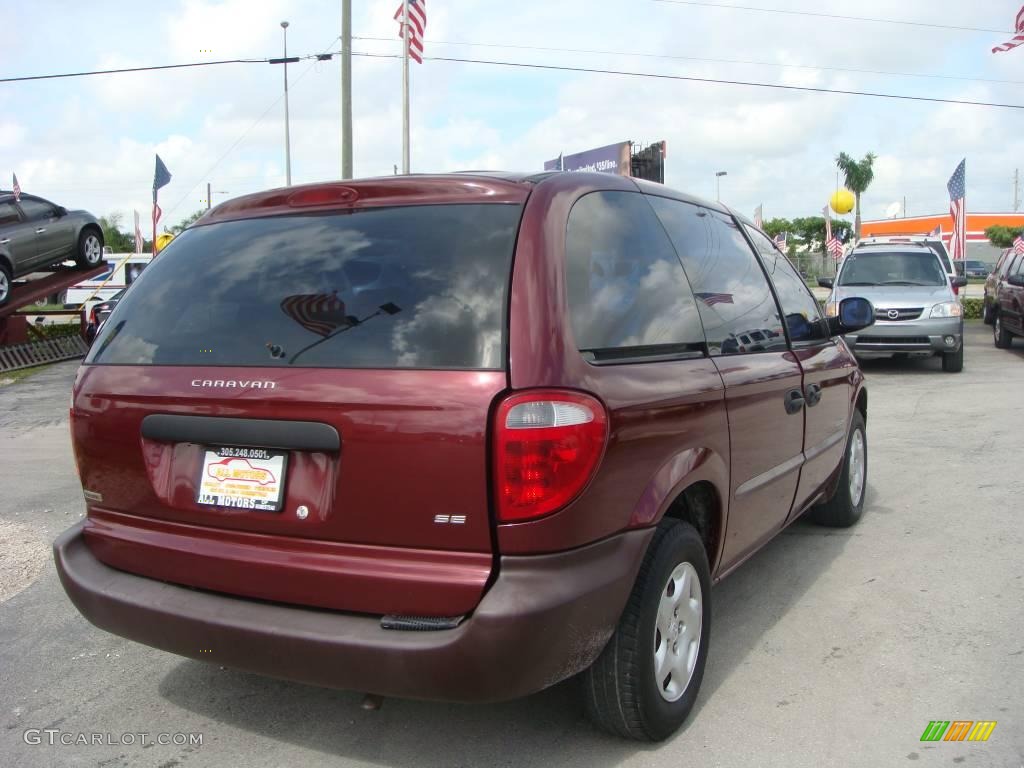 2001 Caravan SE - Dark Garnet Red Pearlcoat / Sandstone photo #3