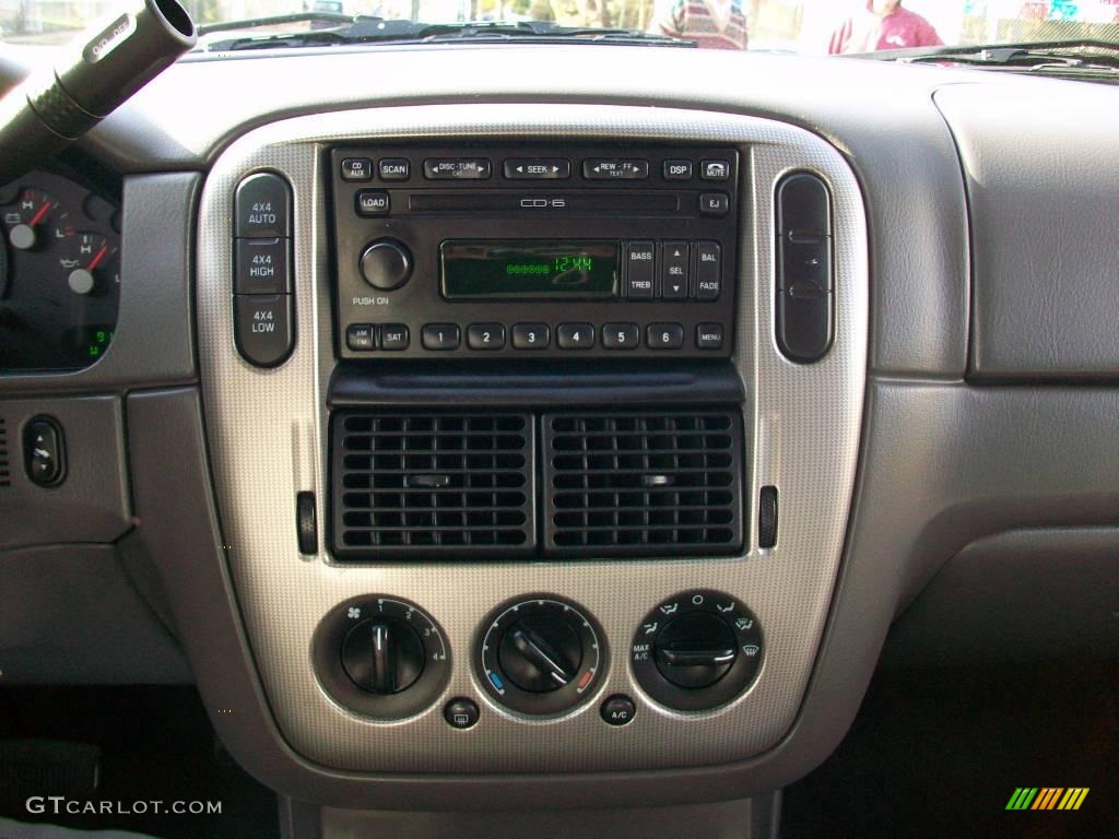 2004 Explorer XLT 4x4 - Black / Graphite photo #9