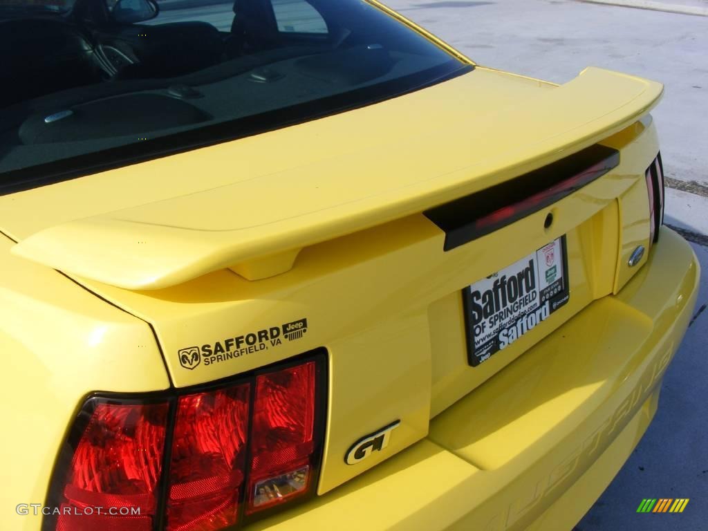 2002 Mustang GT Coupe - Zinc Yellow / Dark Charcoal photo #28