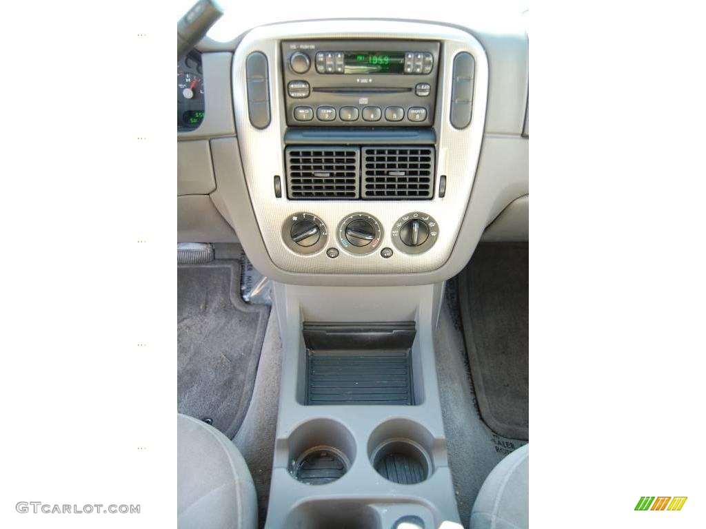 2004 Explorer XLT - Medium Wedgewood Blue Metallic / Graphite photo #15