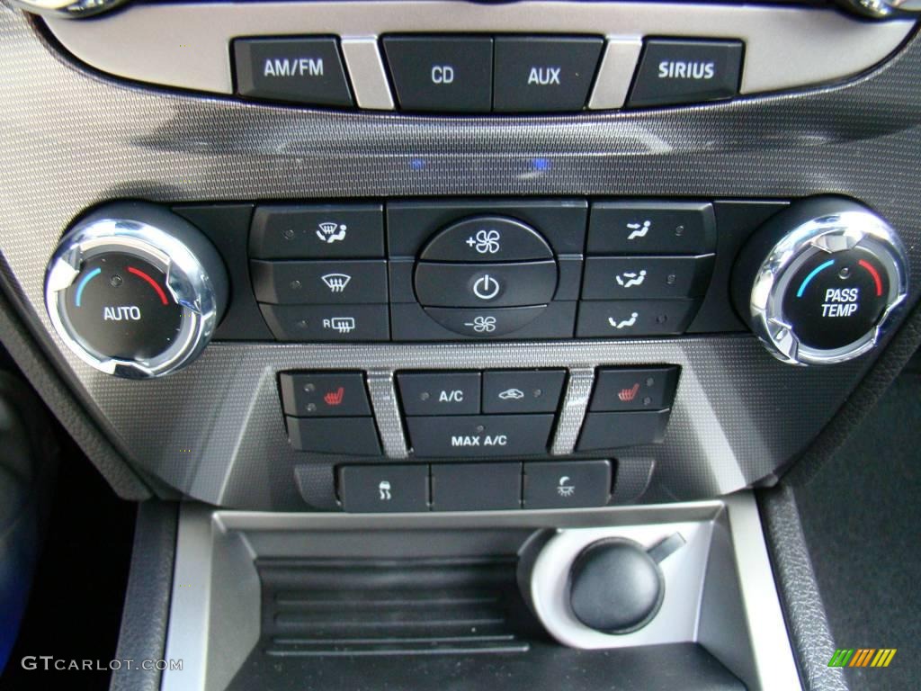 2010 Fusion SEL - White Platinum Tri-coat Metallic / Charcoal Black photo #23